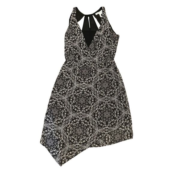 BCBGeneration Elegant Black and White Patterned Dress, Size SM, Dinner Cocktail - Picture 5 of 13